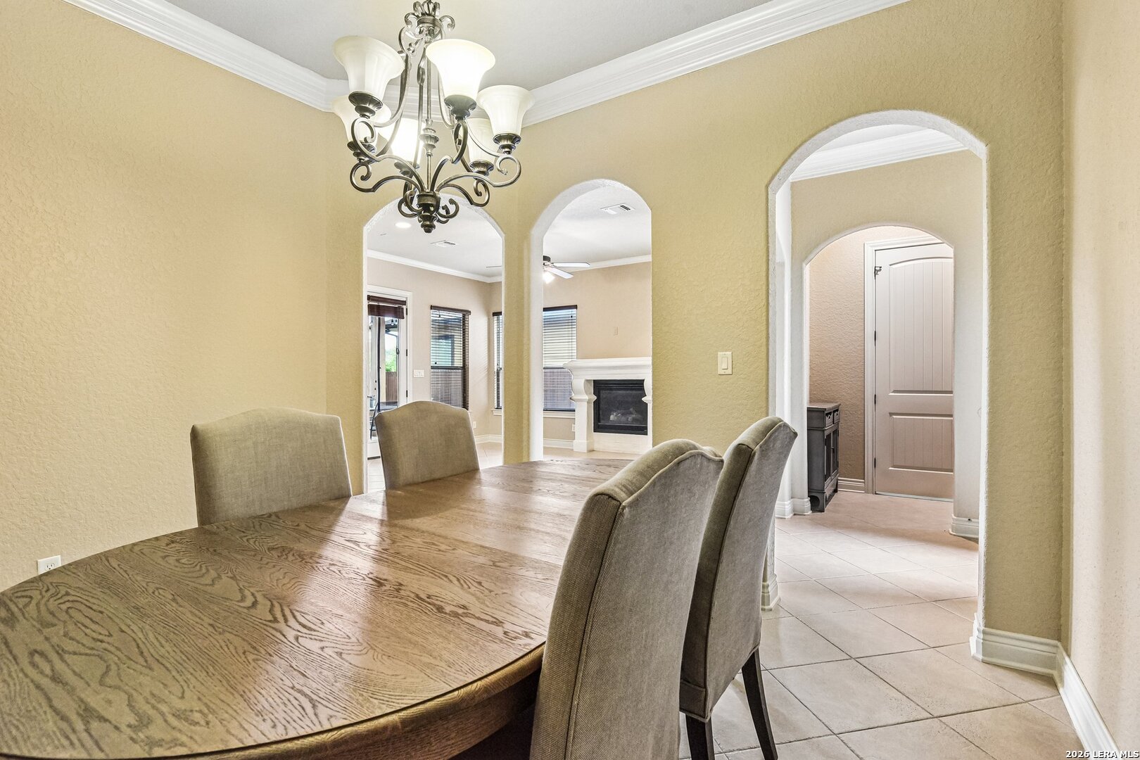 4911 Country Cove