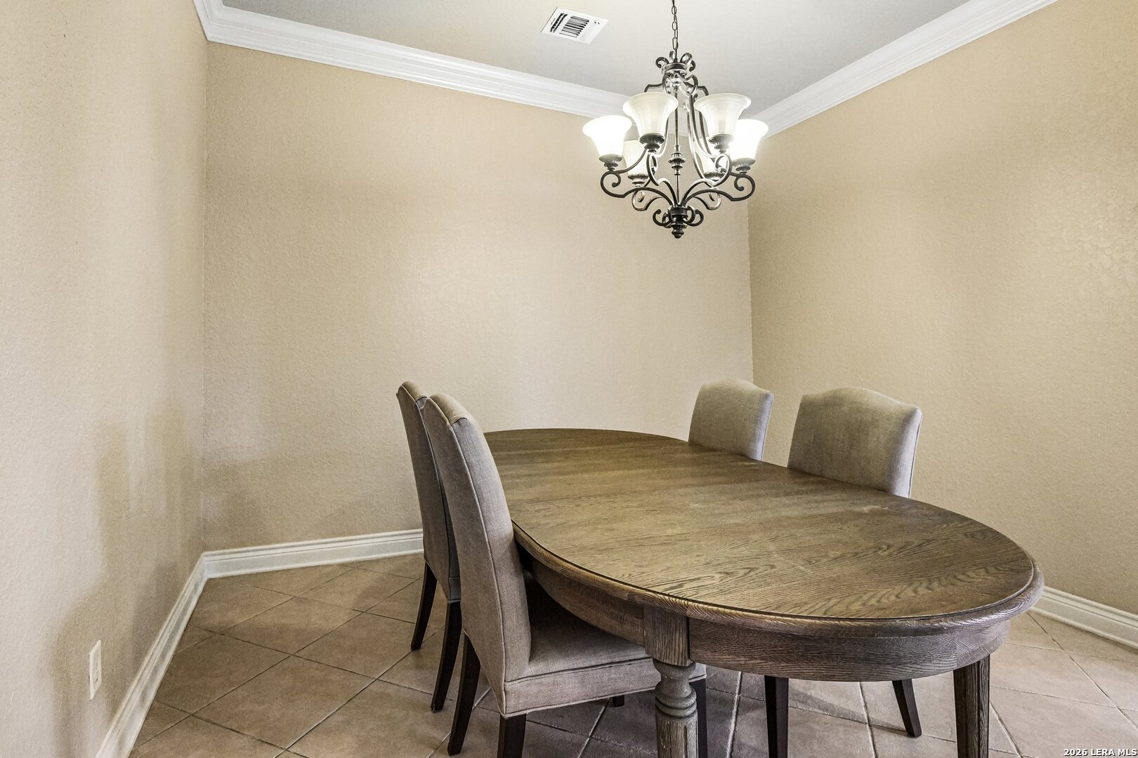 4911 Country Cove