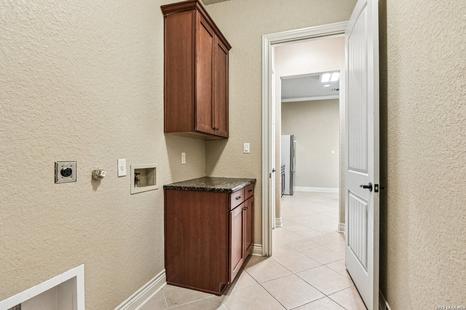 4911 Country Cove