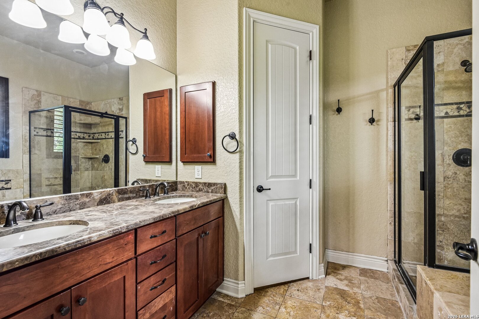 4911 Country Cove
