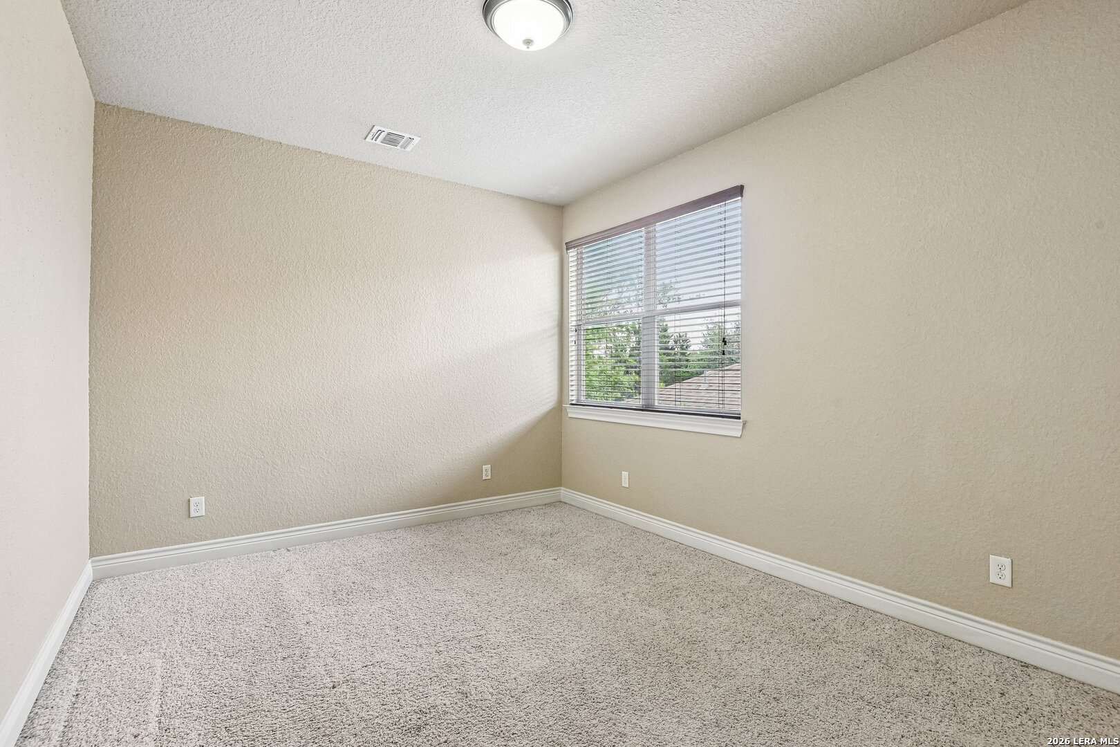 4911 Country Cove