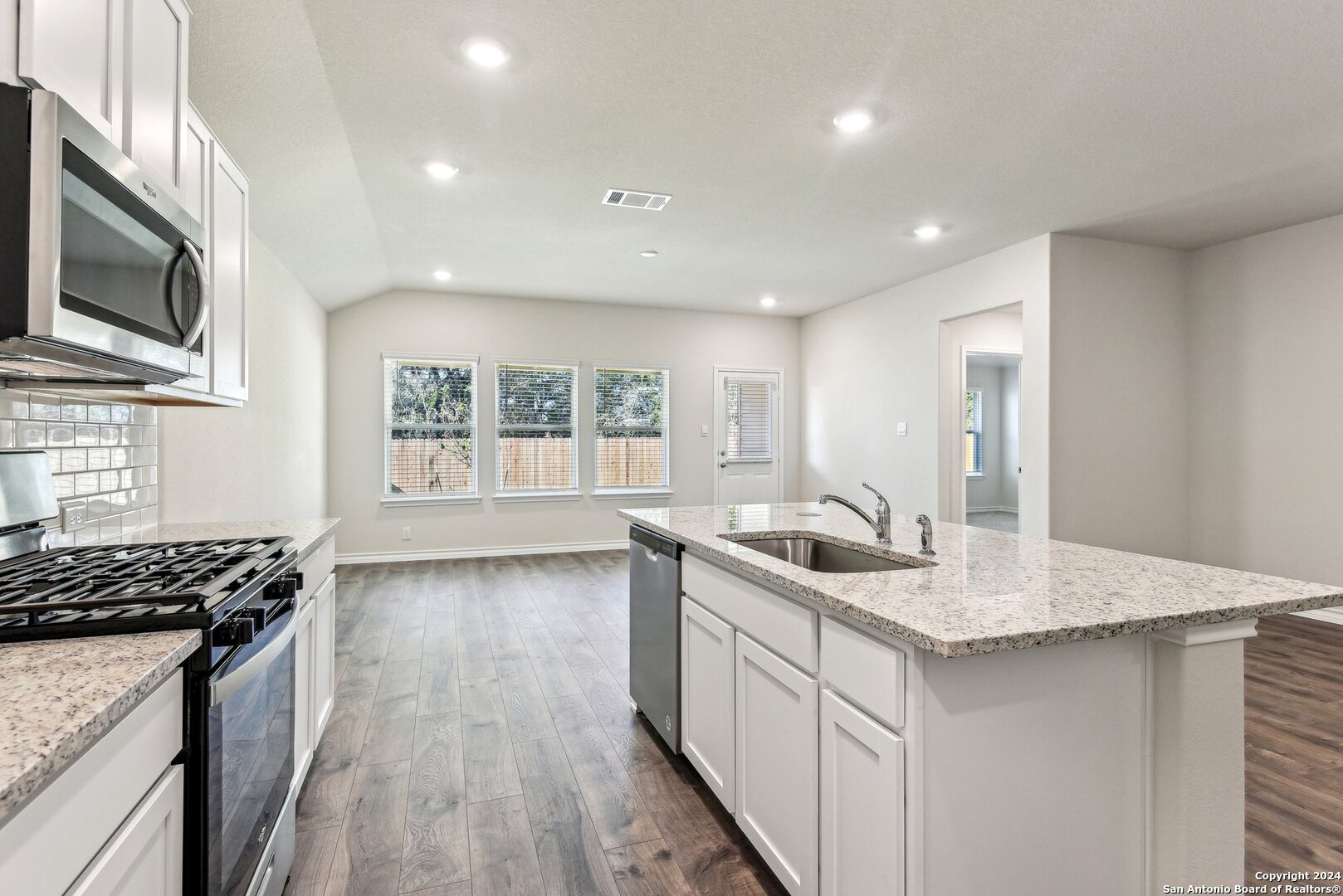 21281 Millstream Bend