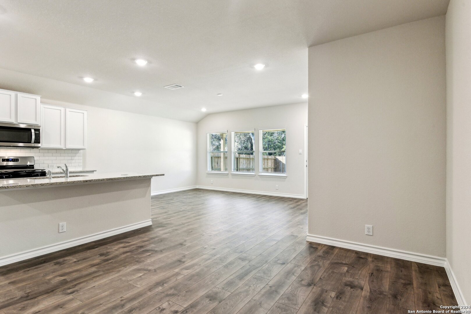 21281 Millstream Bend