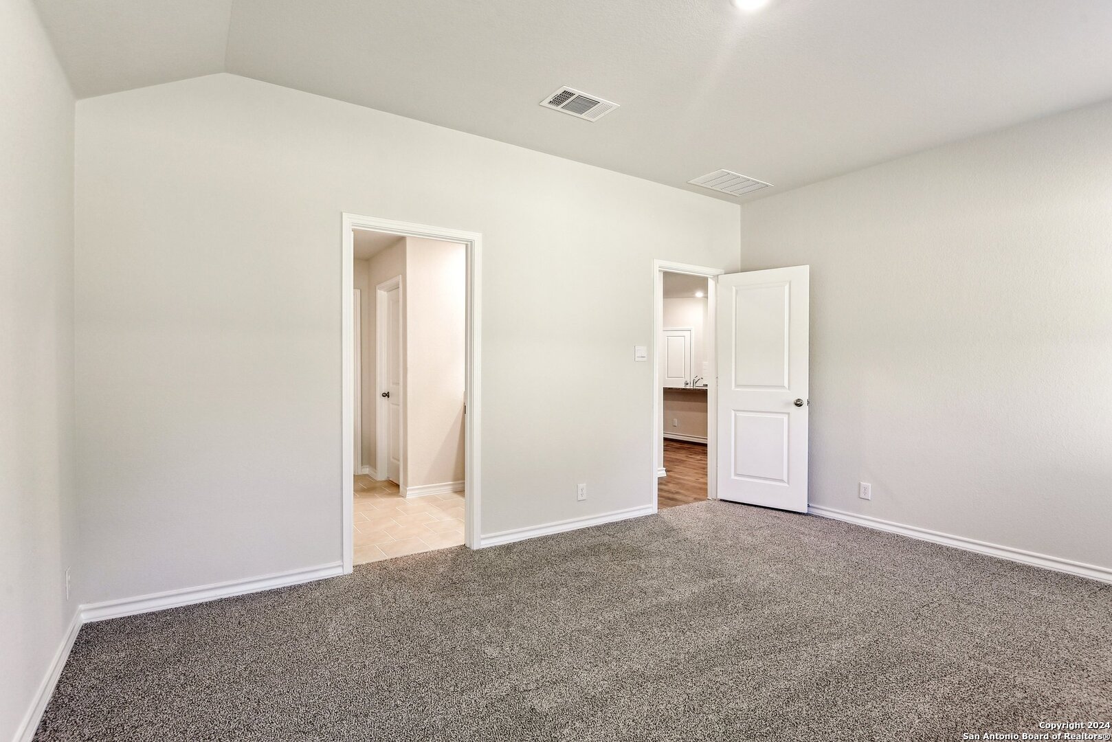21281 Millstream Bend