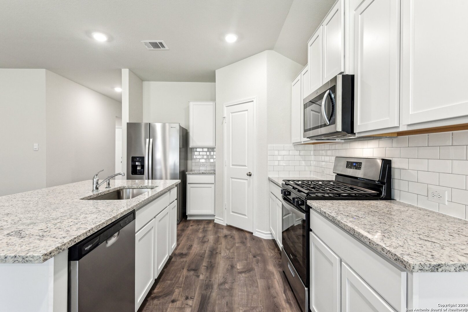 21281 Millstream Bend