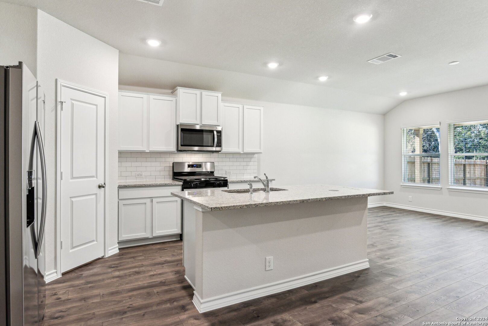 21281 Millstream Bend