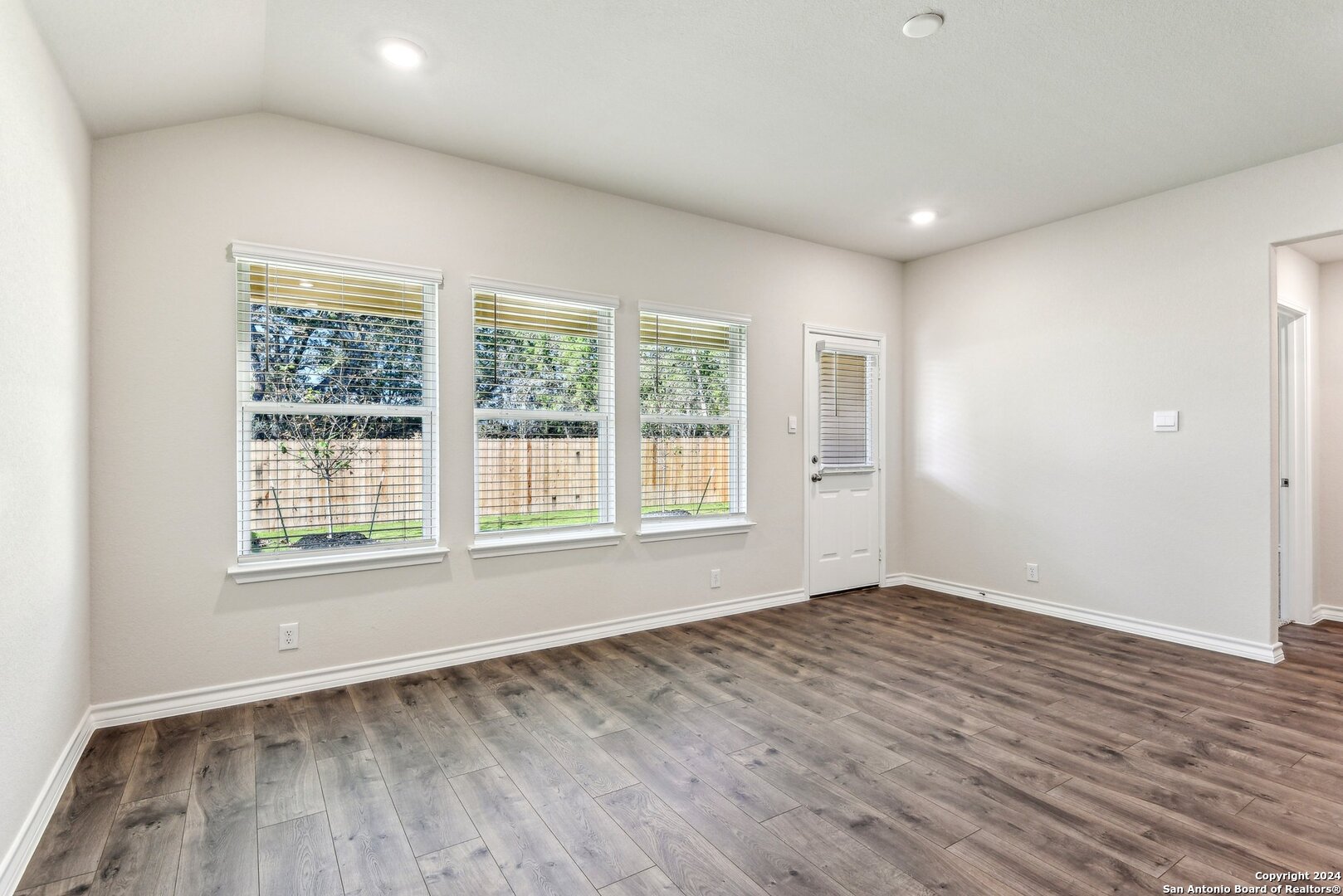 21281 Millstream Bend