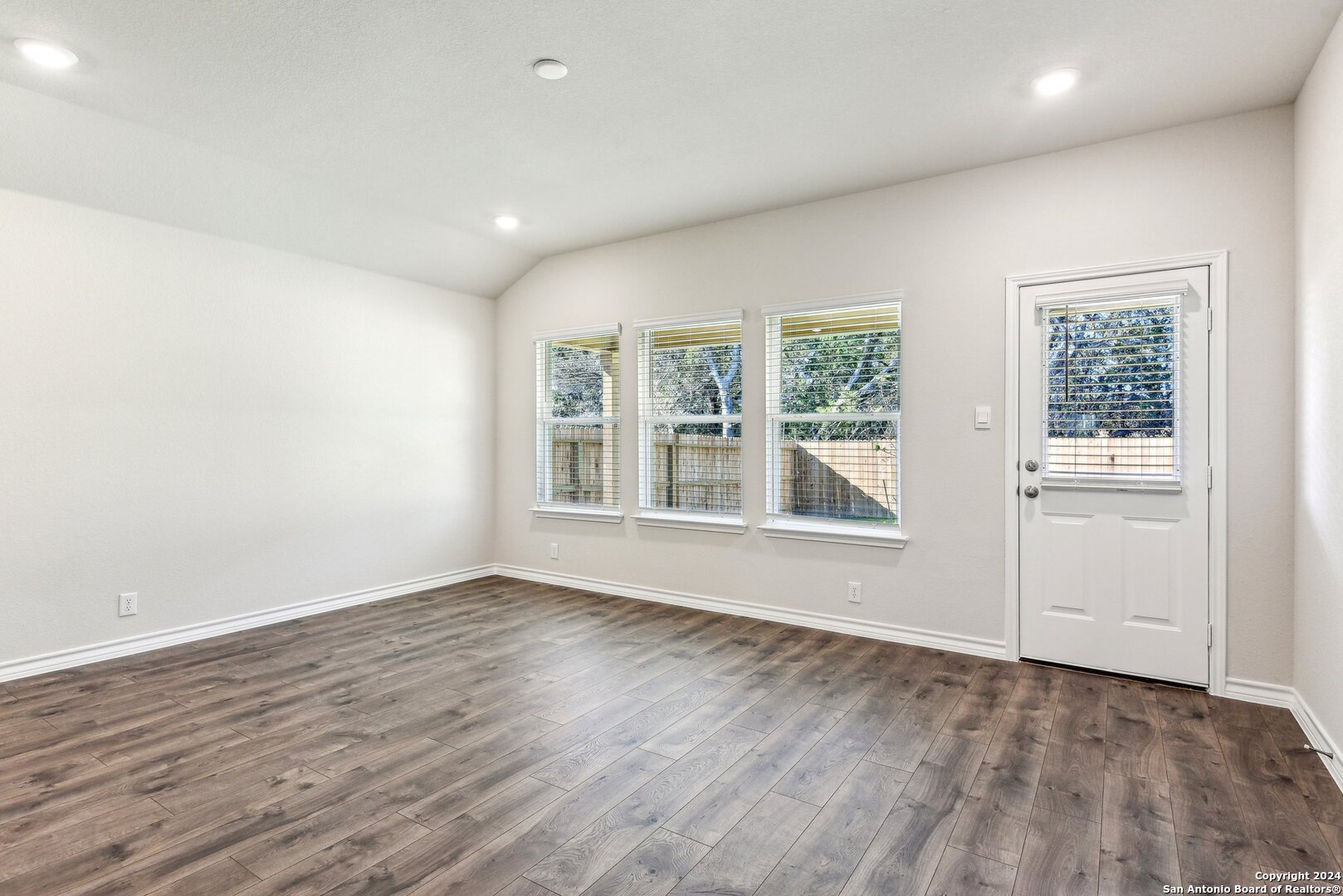 21281 Millstream Bend