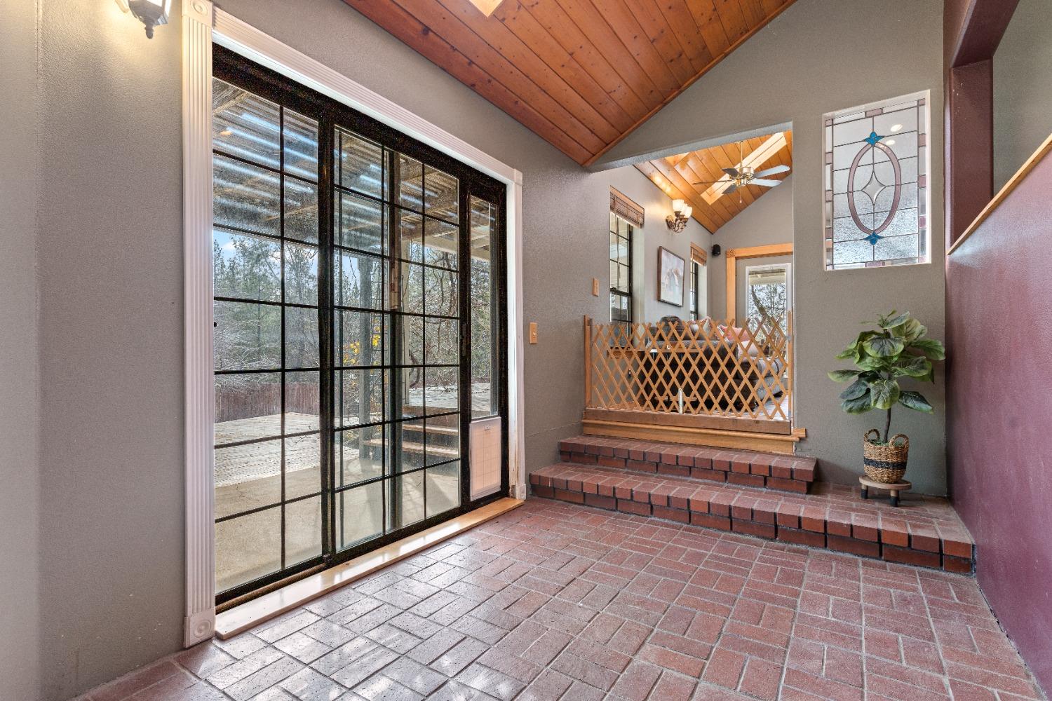 12931 Gray Lane