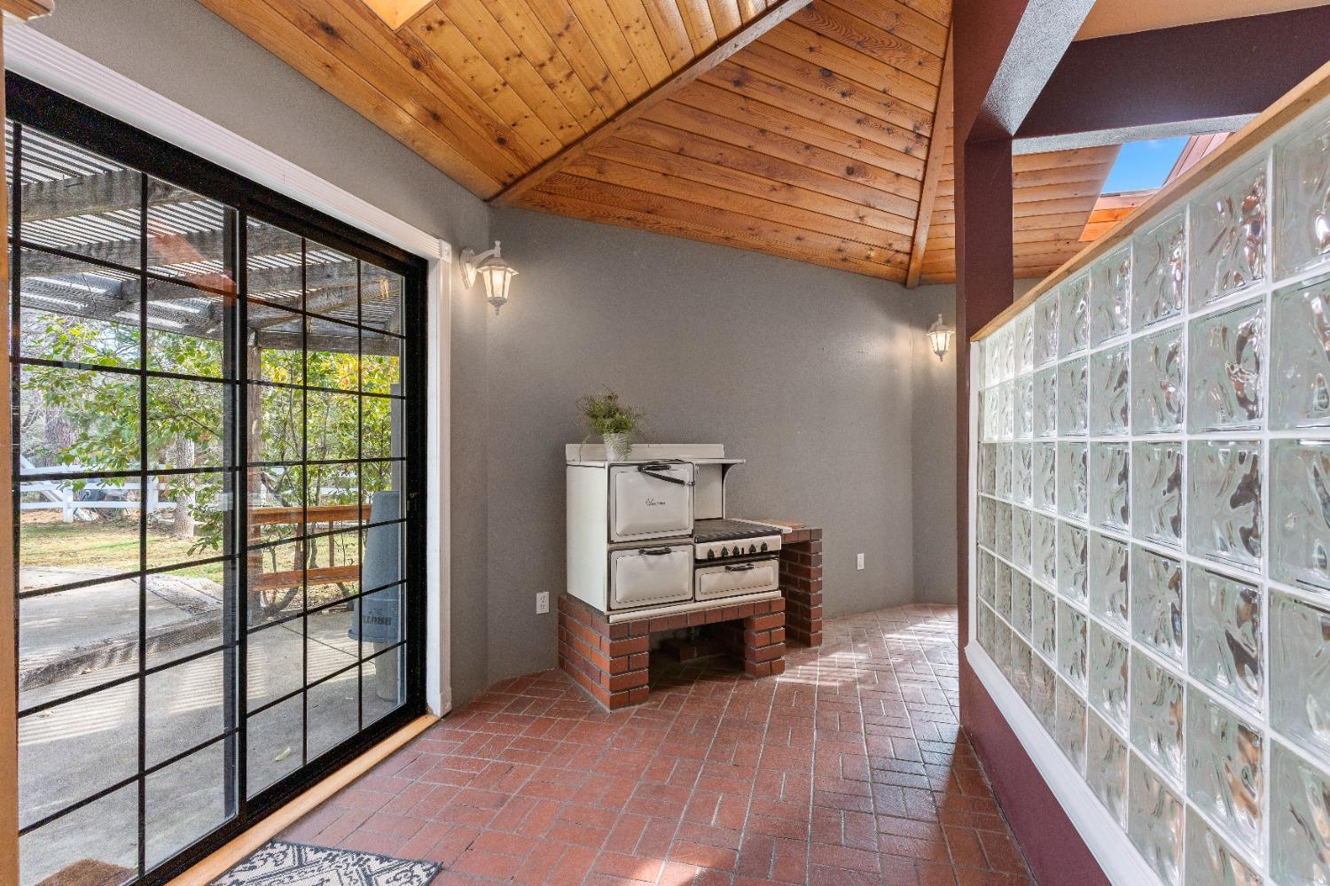 12931 Gray Lane