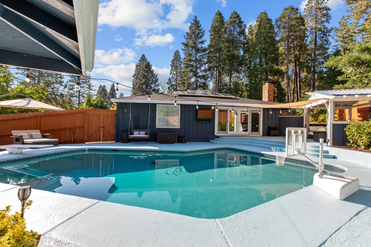 12223 Gayle Lane