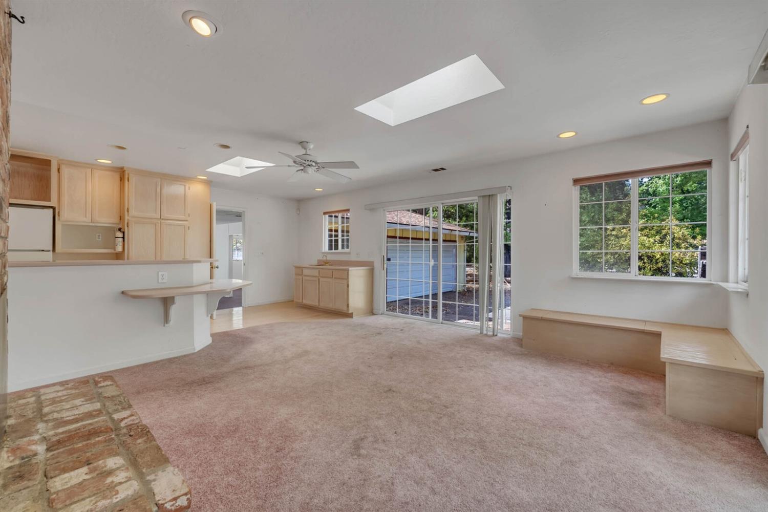 10000 Kenwood Dr