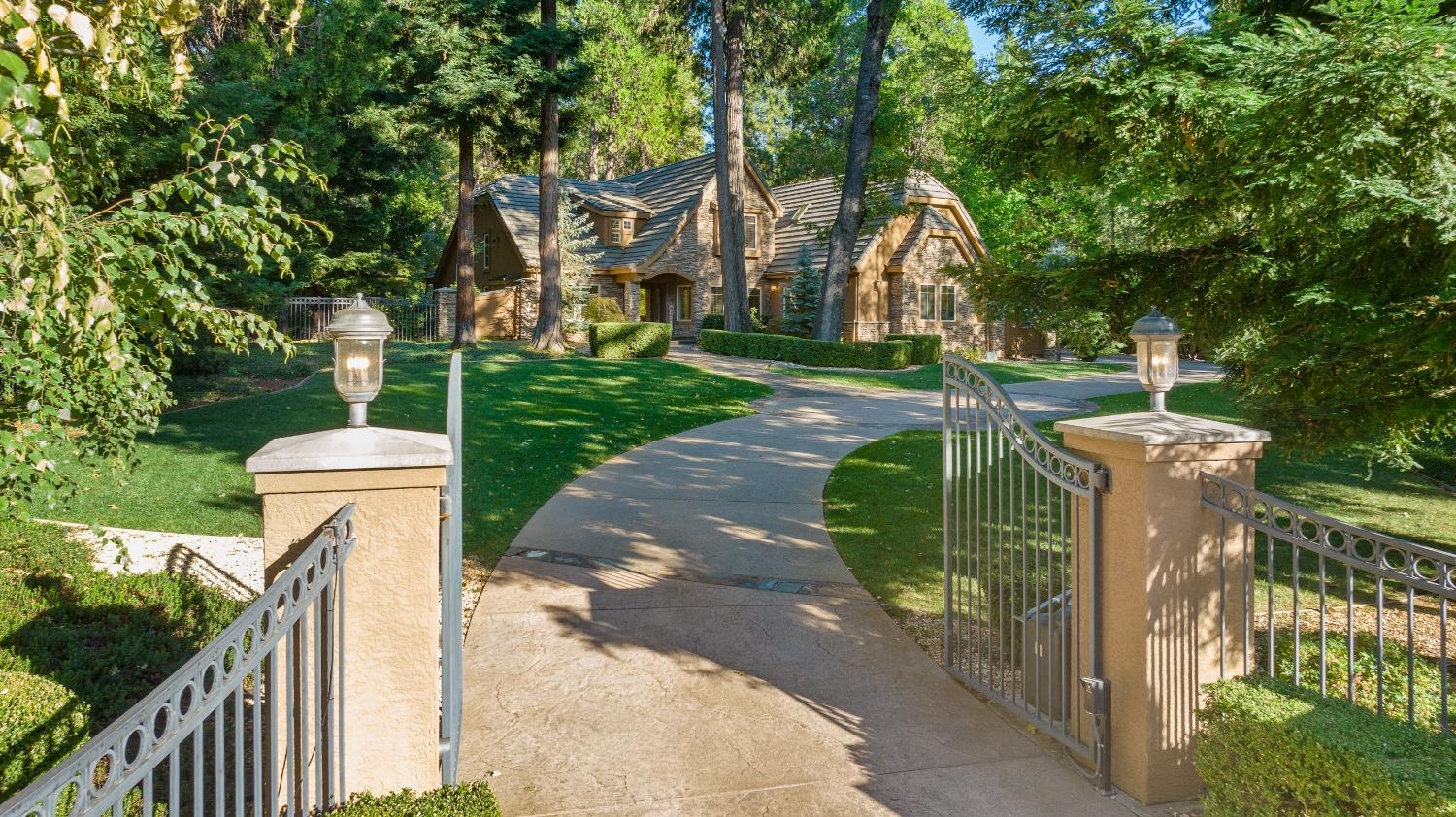 13101 Somerset Drive