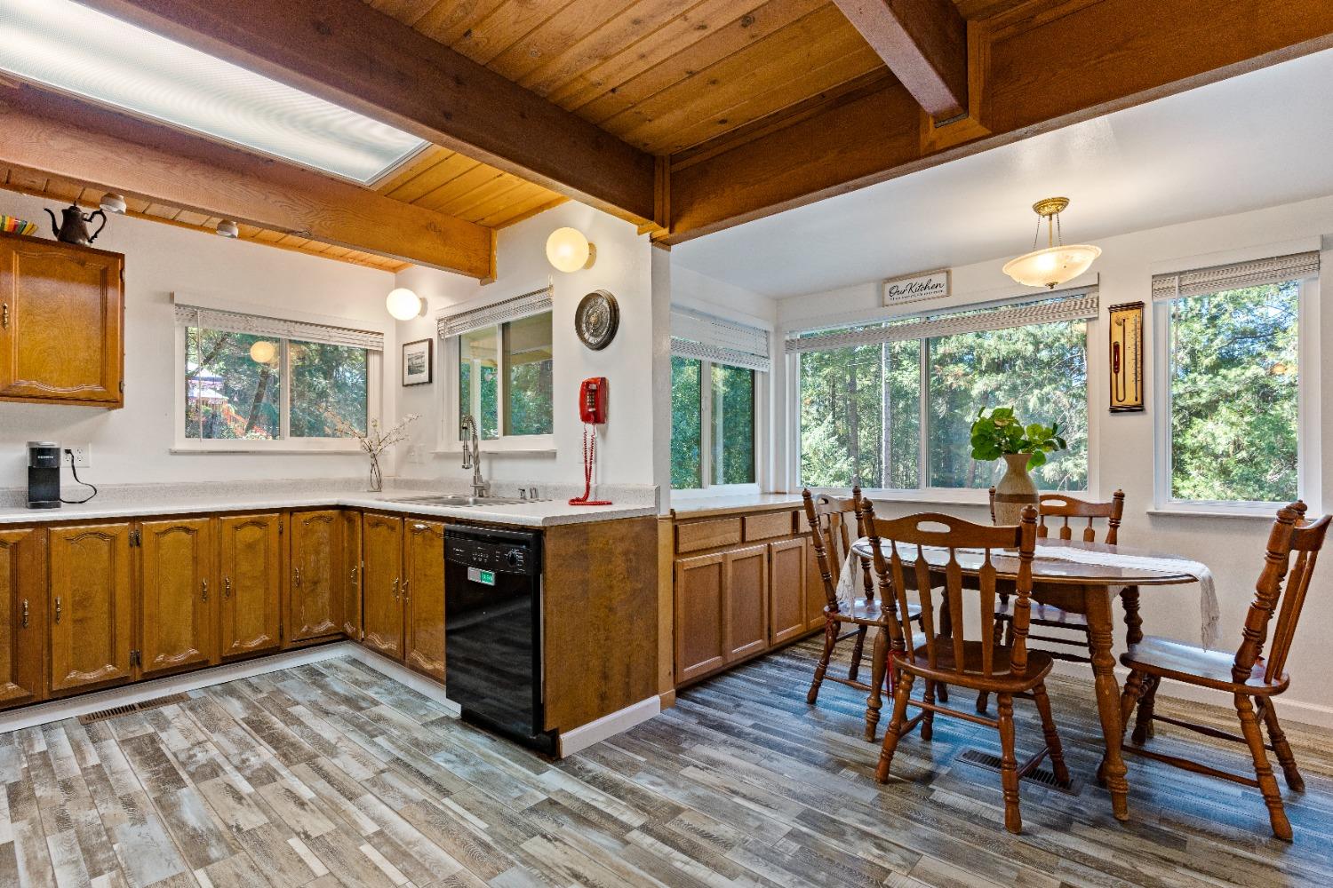 17582 New York House Road