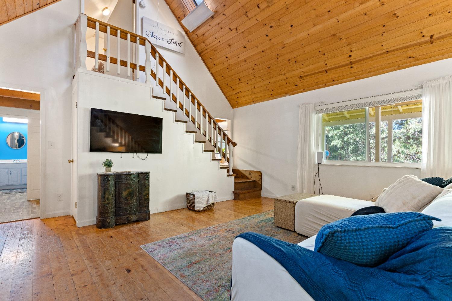 17582 New York House Road