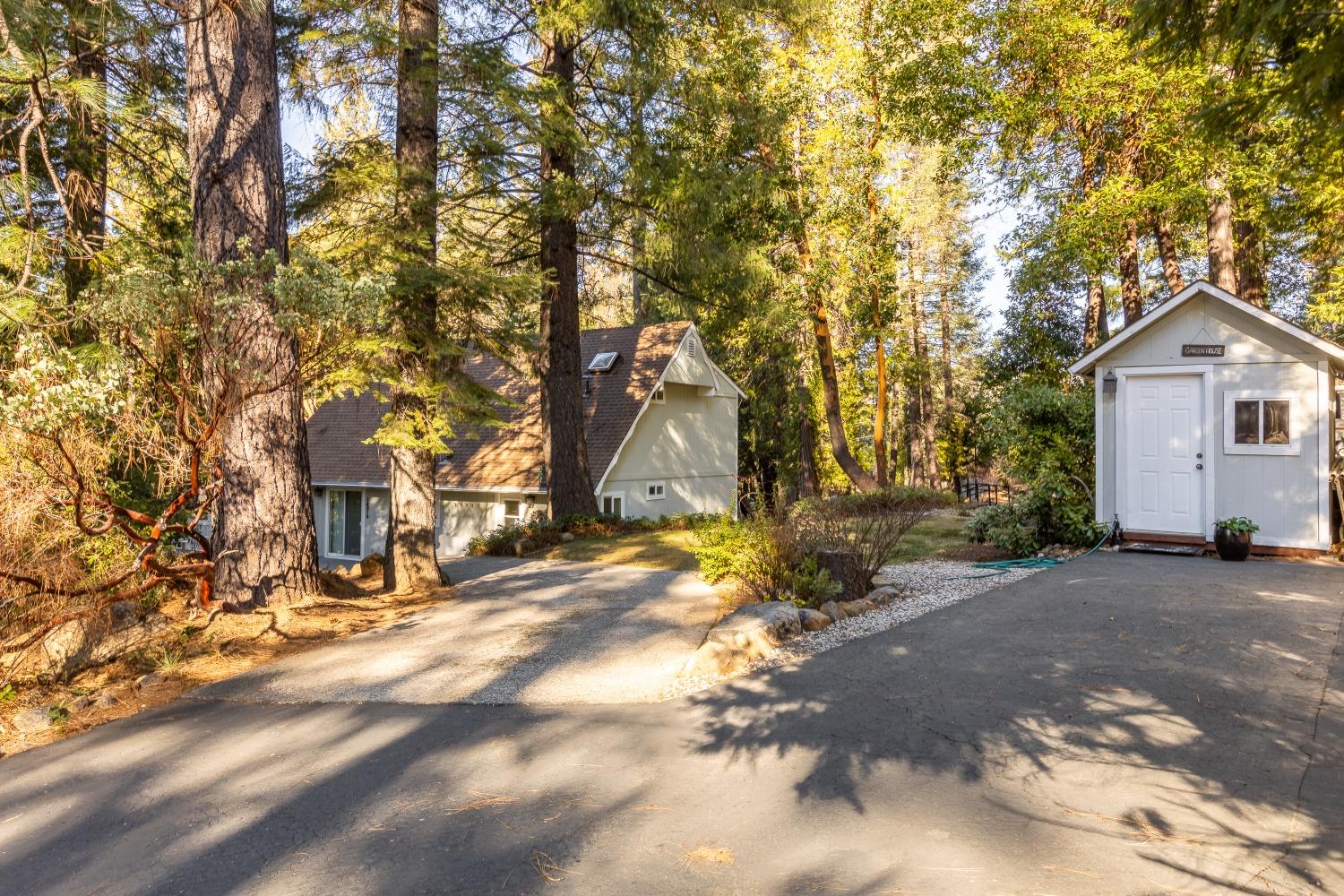 14916 Lake Lane