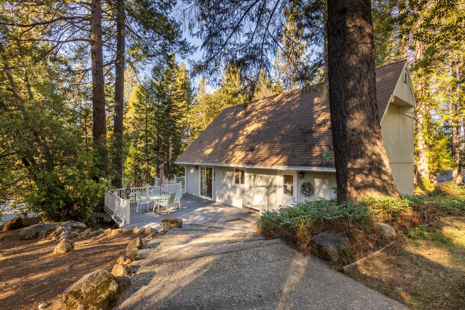 14916 Lake Lane