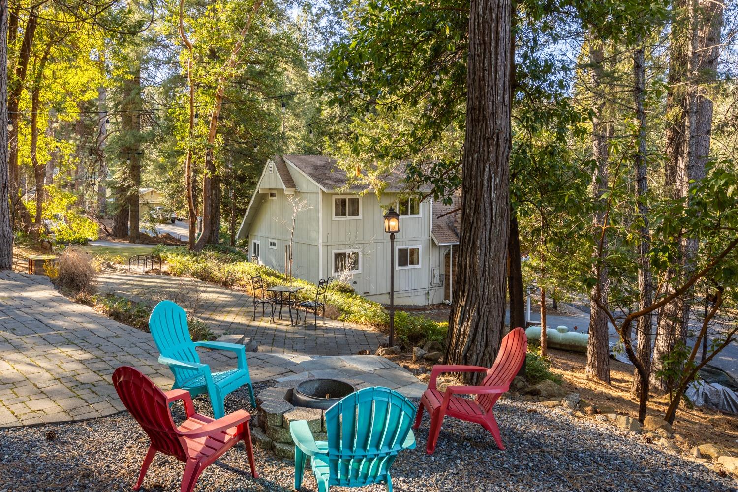 14916 Lake Lane