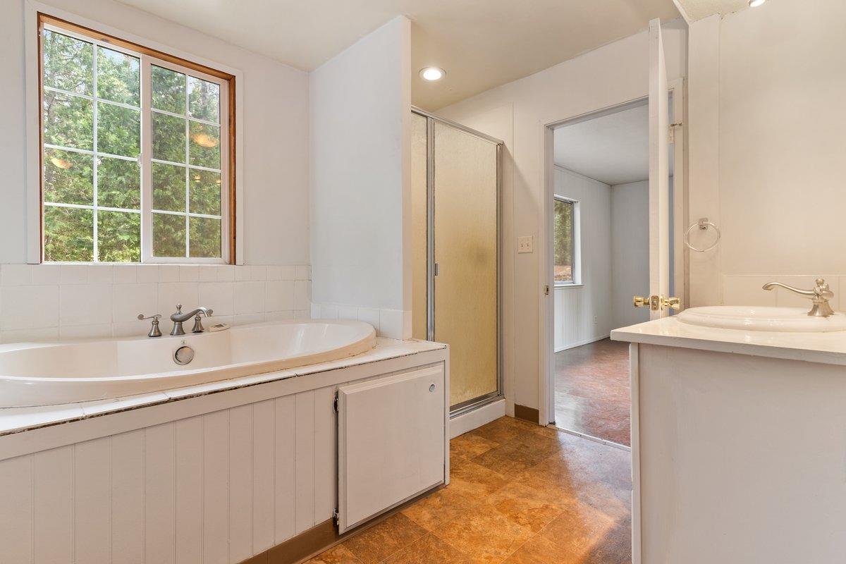 13834 Fletcher Lane