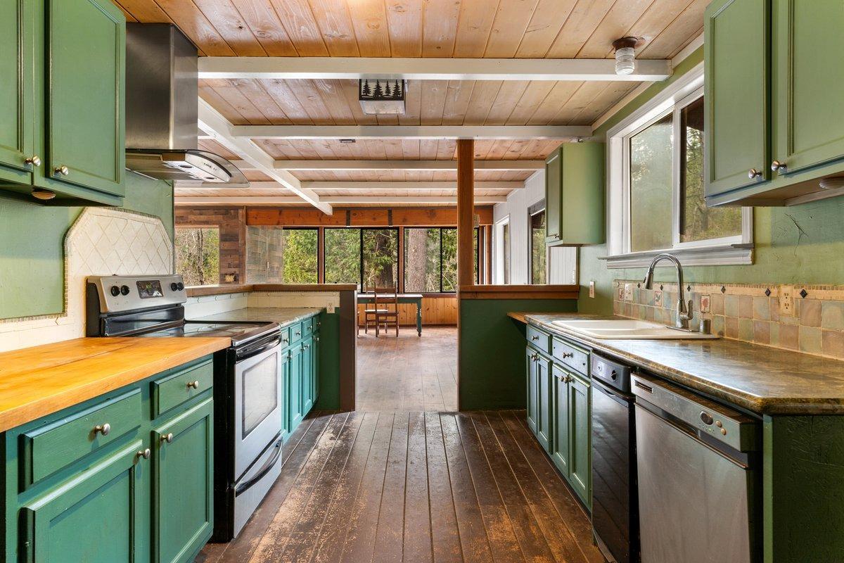 13834 Fletcher Lane
