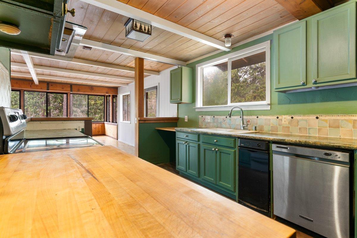 13834 Fletcher Lane