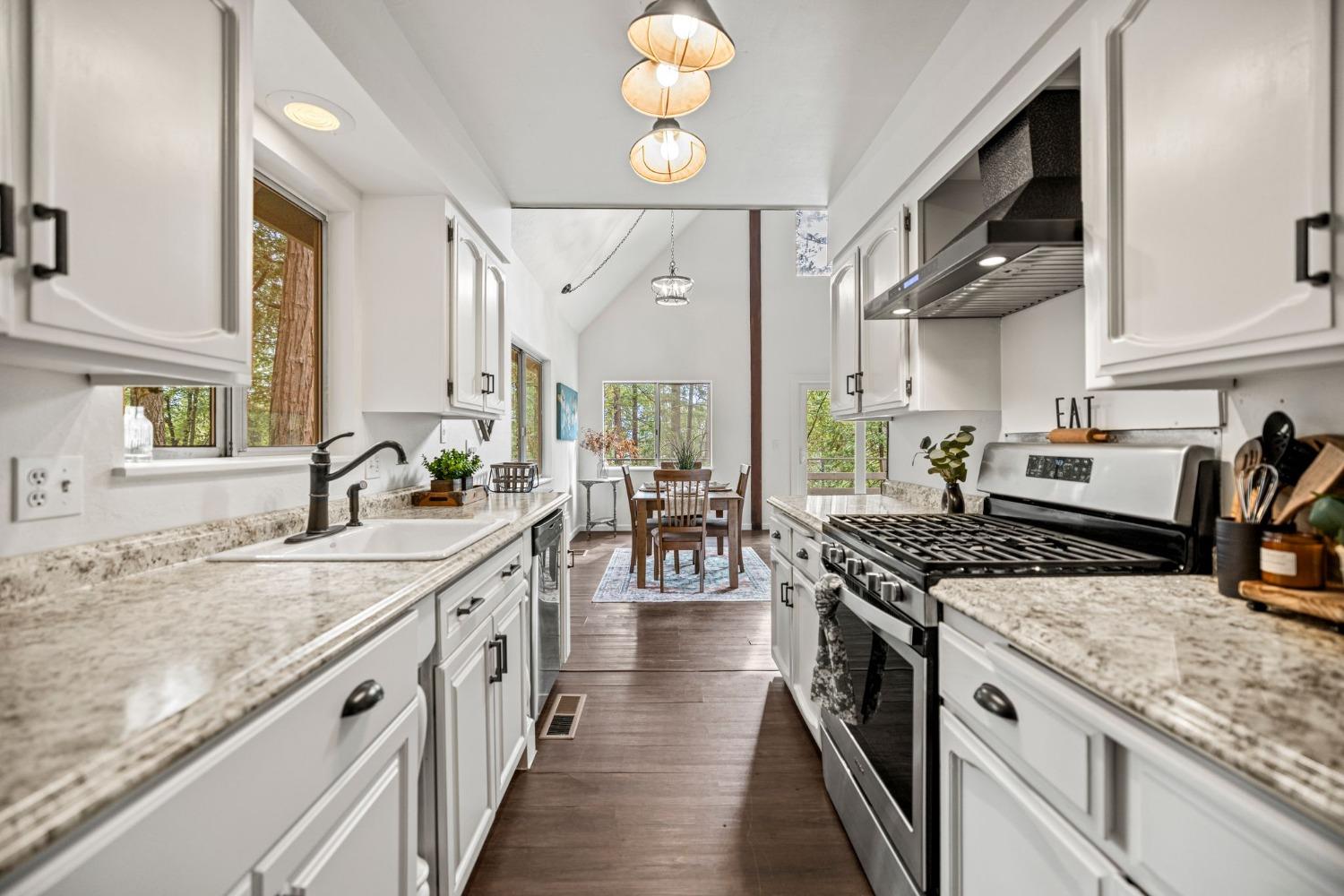 15994 Mountain View Drive