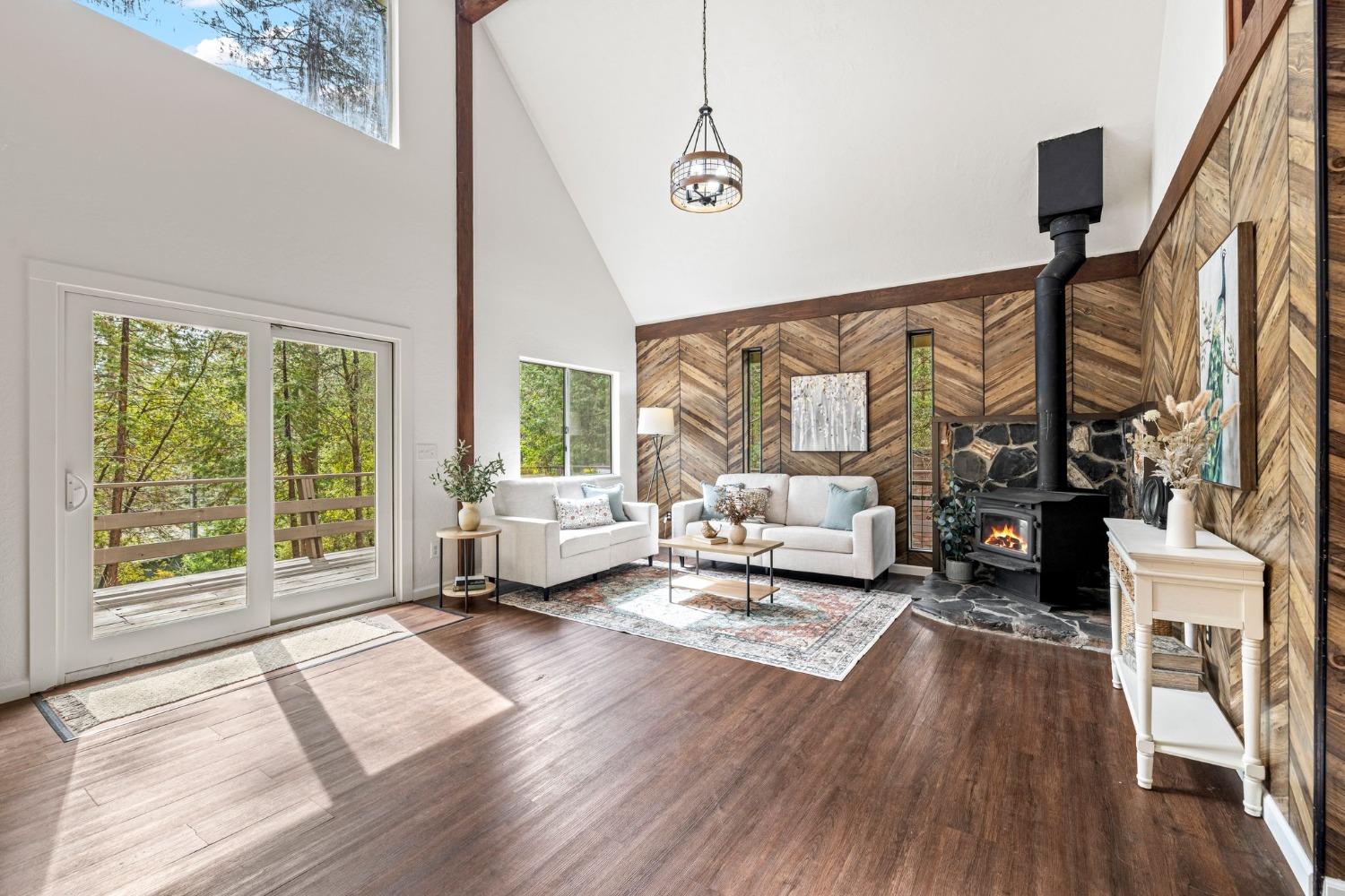 15994 Mountain View Drive