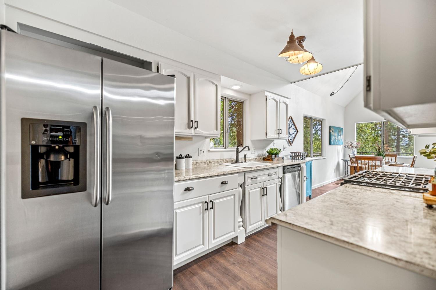 15994 Mountain View Drive