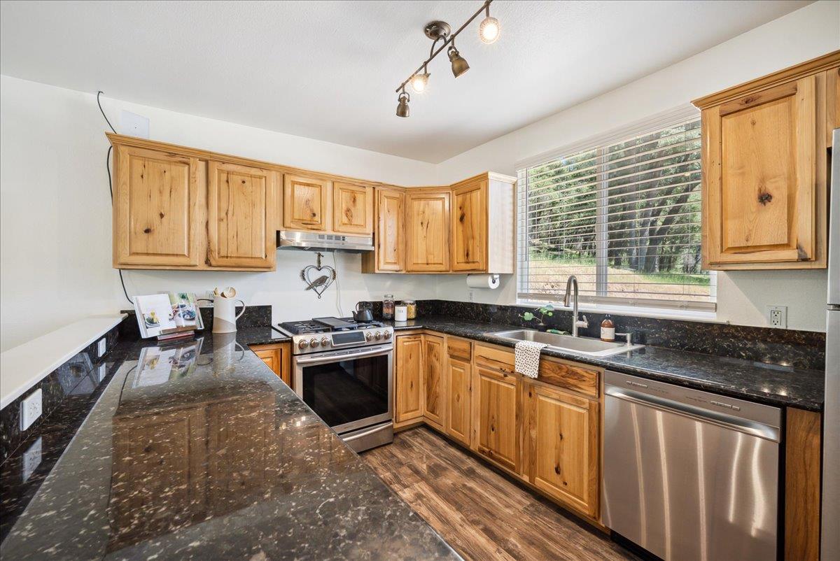 10048 Pineapple Court