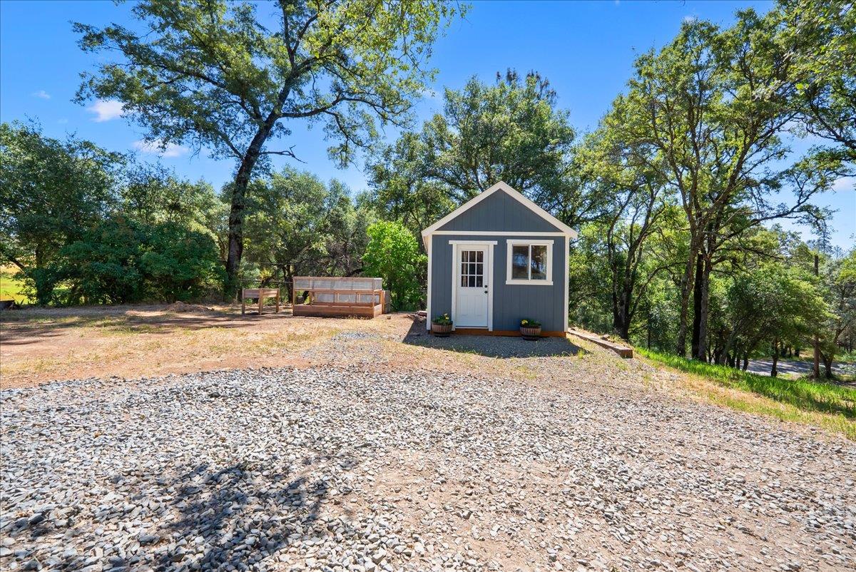10048 Pineapple Court