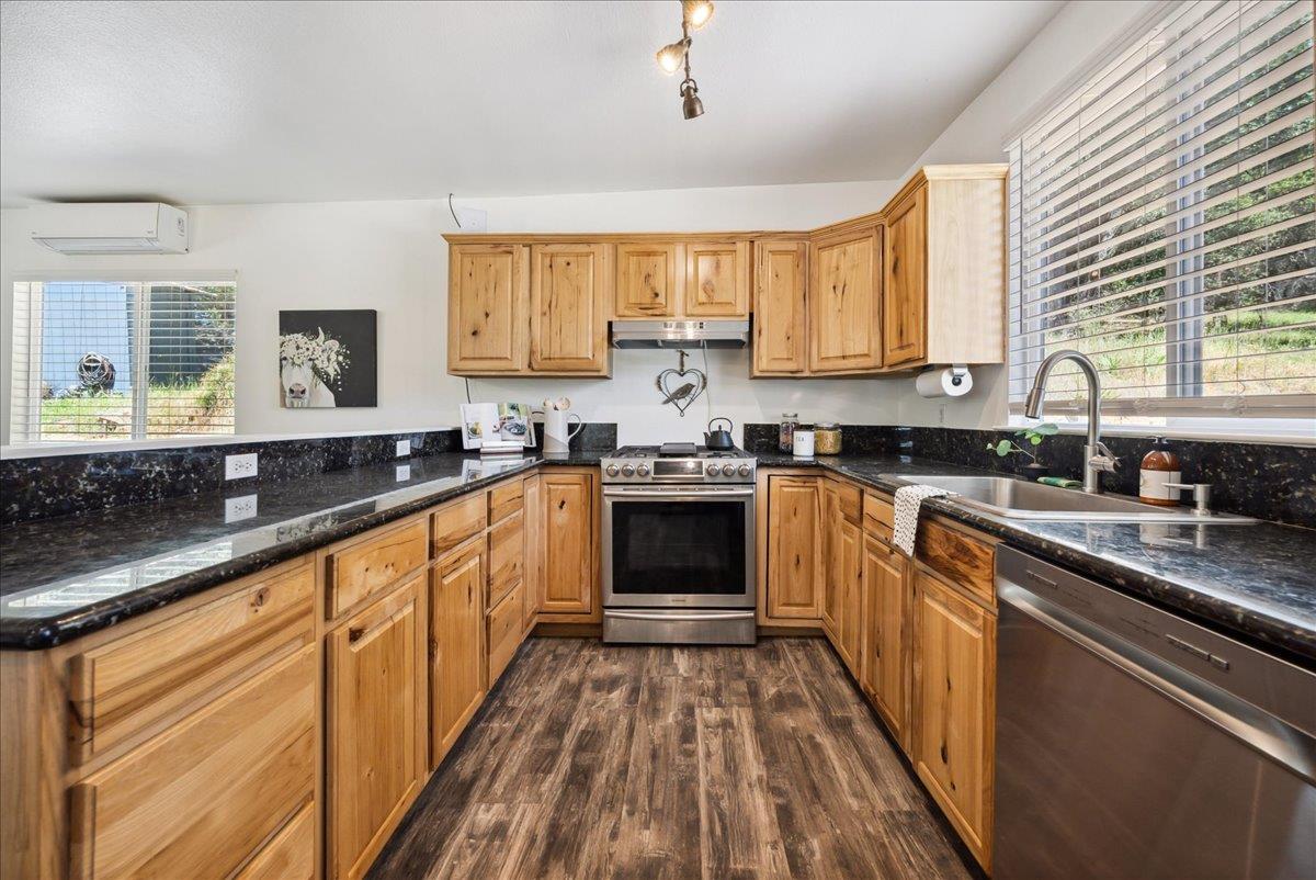 10048 Pineapple Court