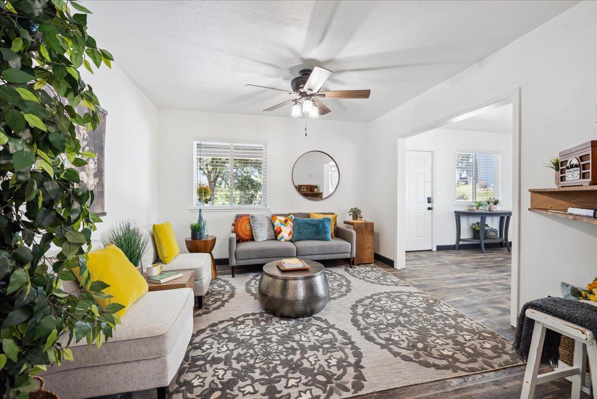 10048 Pineapple Court