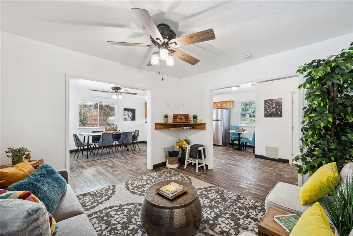 10048 Pineapple Court