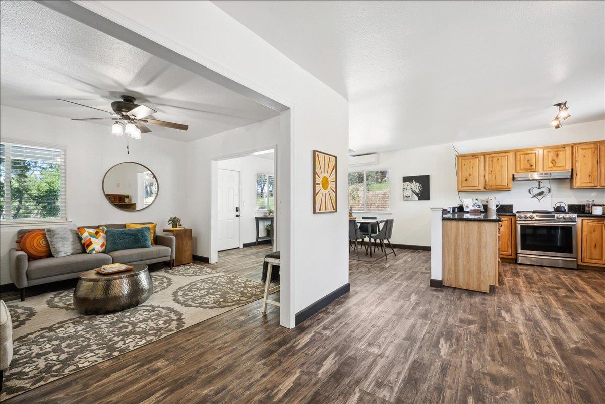 10048 Pineapple Court