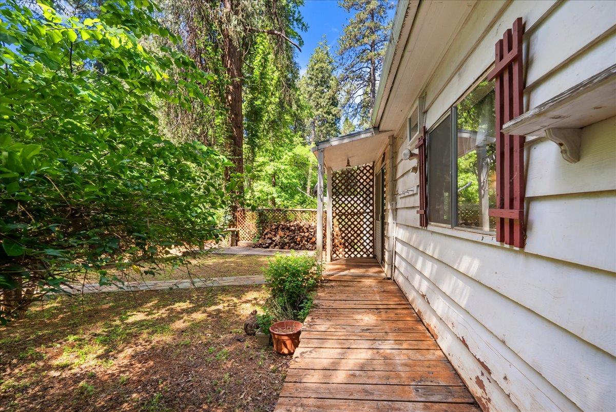 13169 Dogwood Lane