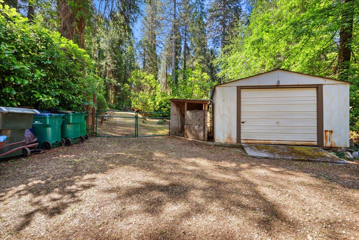 13169 Dogwood Lane