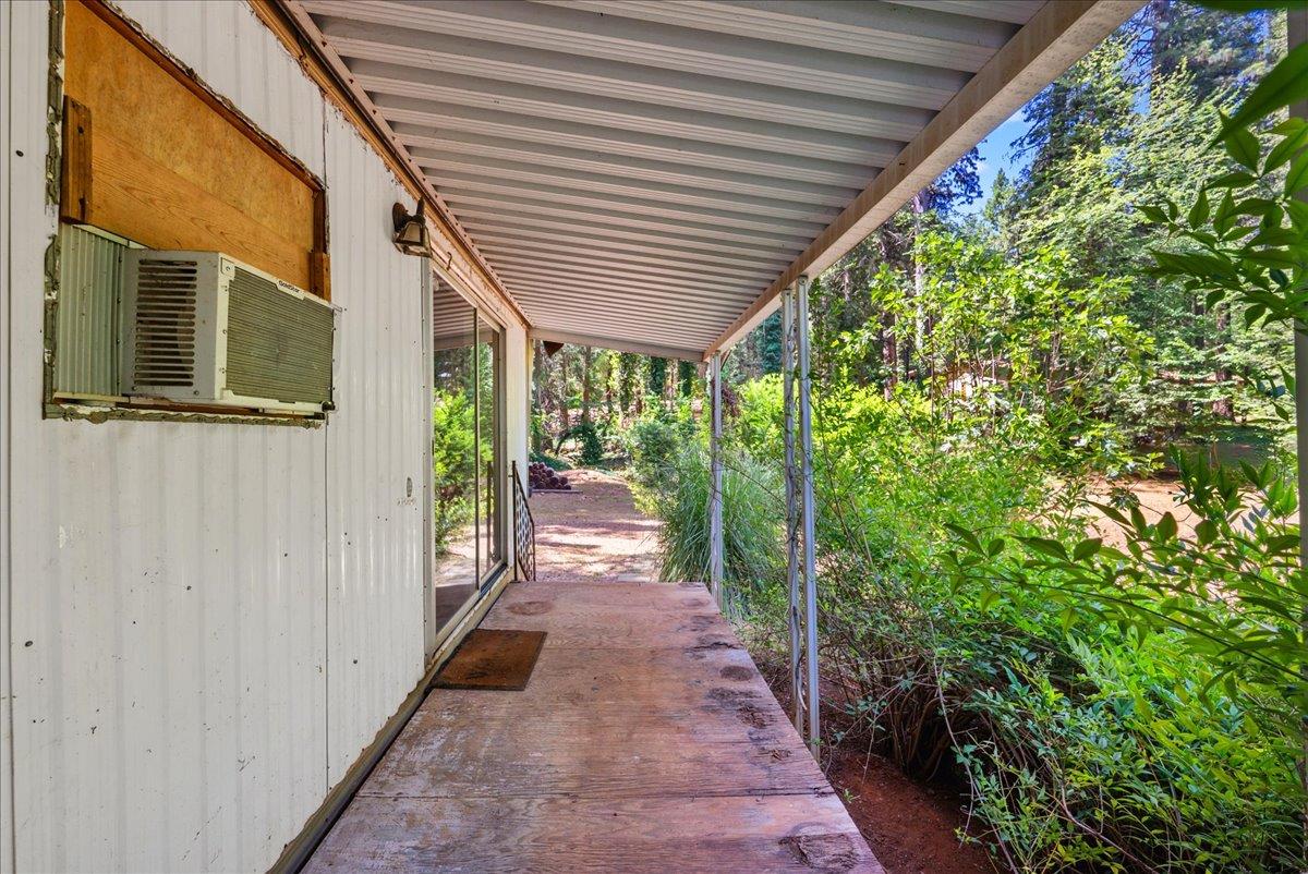 13169 Dogwood Lane
