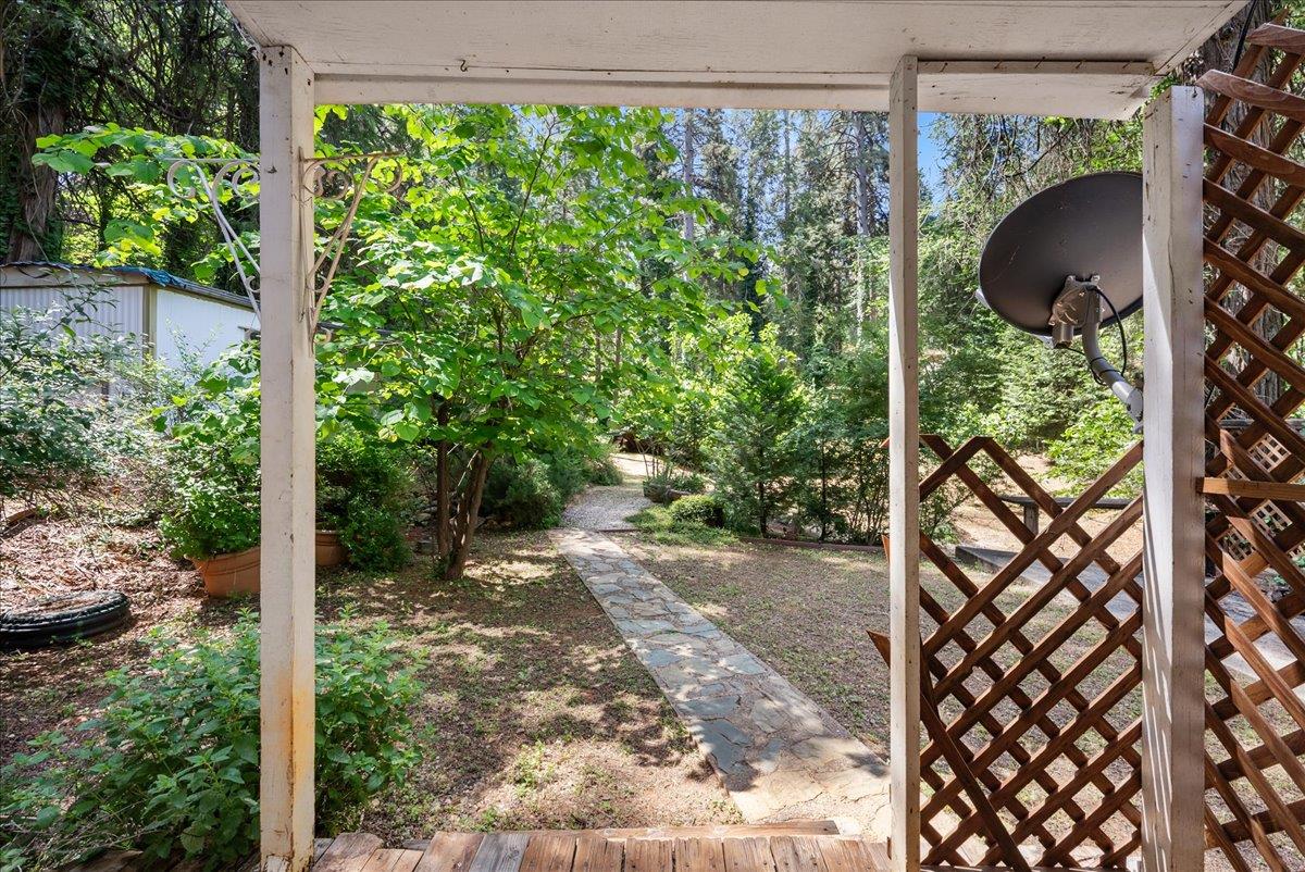 13169 Dogwood Lane