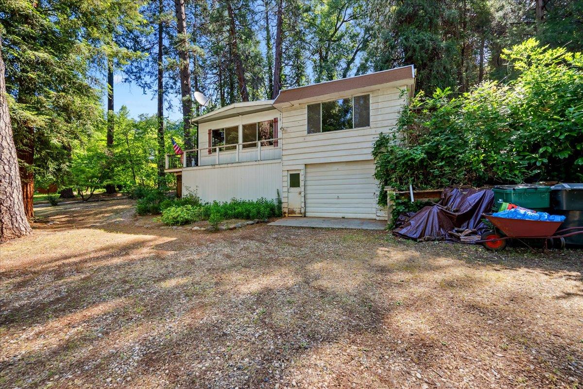 13169 Dogwood Lane