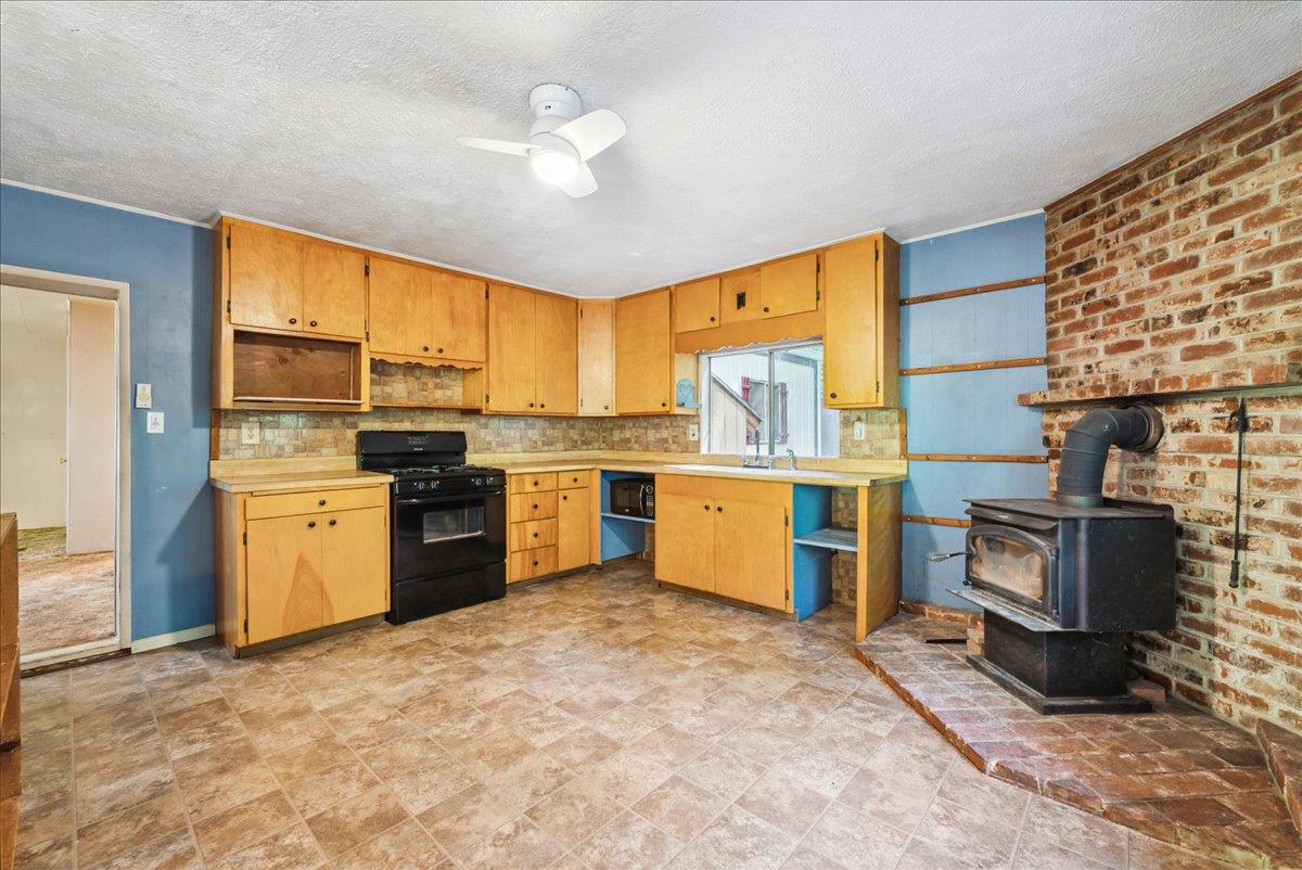 13169 Dogwood Lane