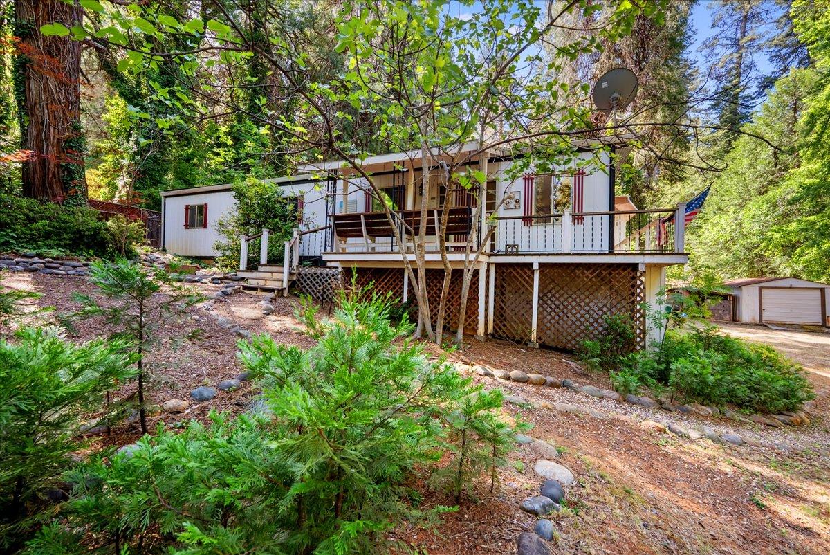 13169 Dogwood Lane