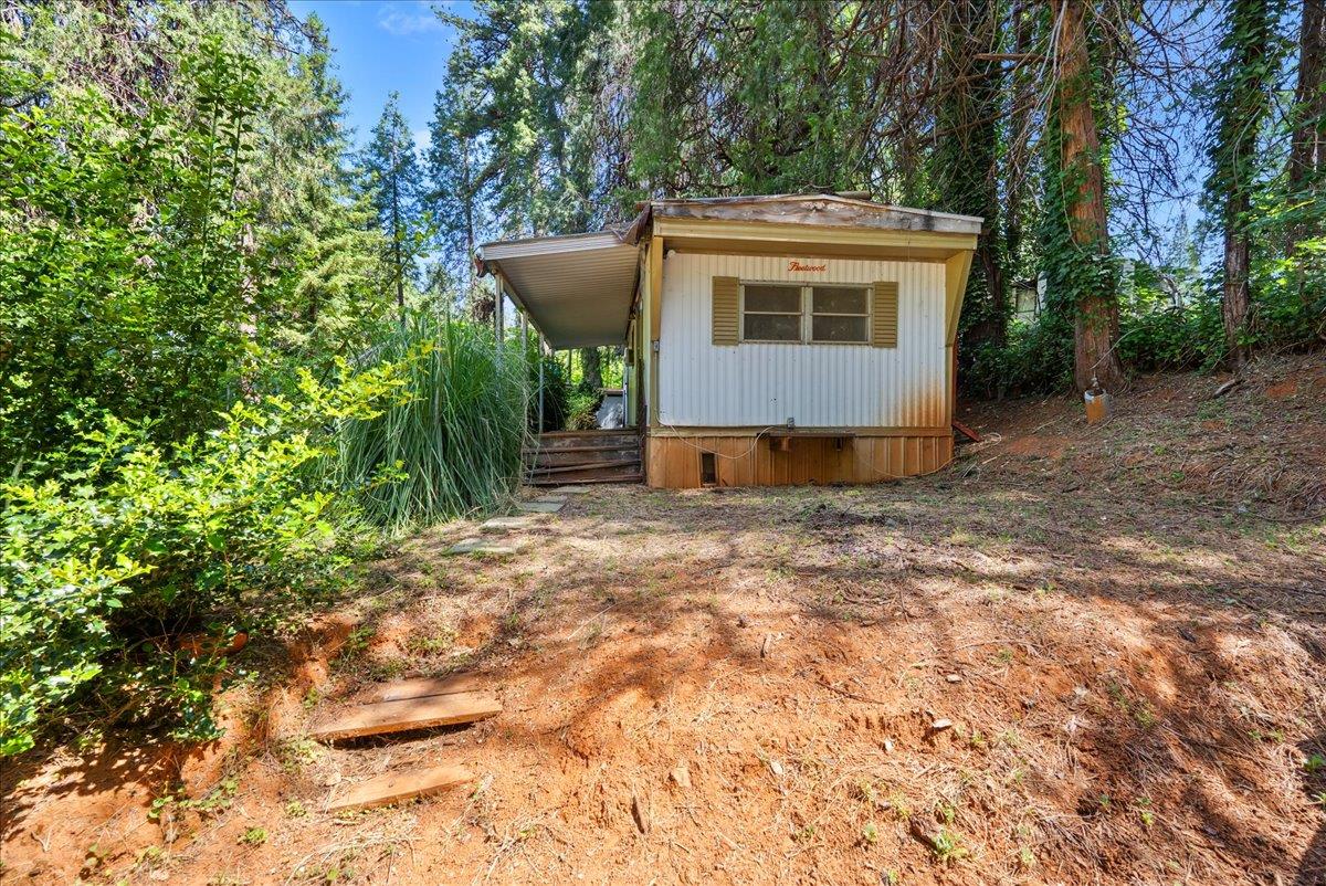 13169 Dogwood Lane