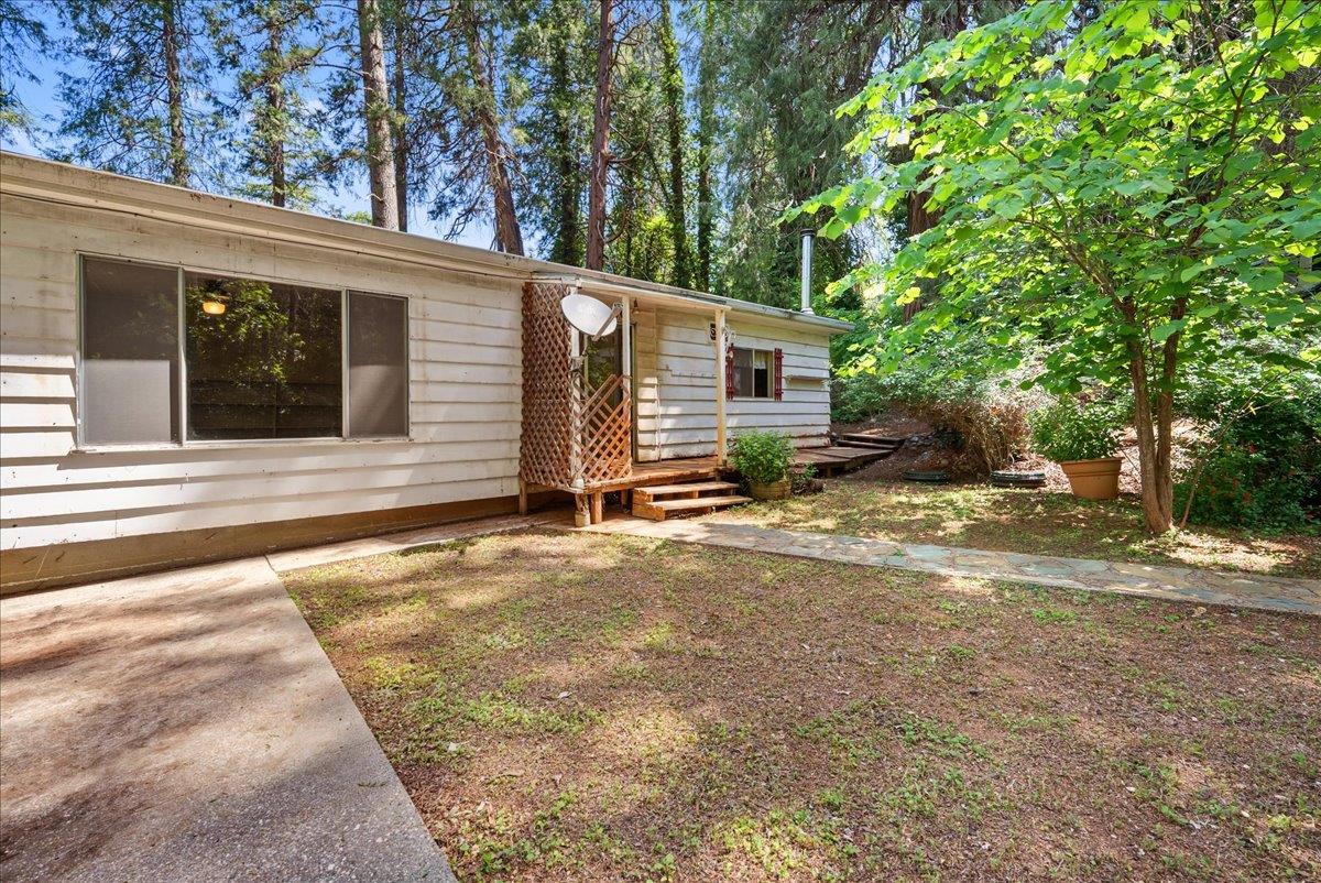 13169 Dogwood Lane
