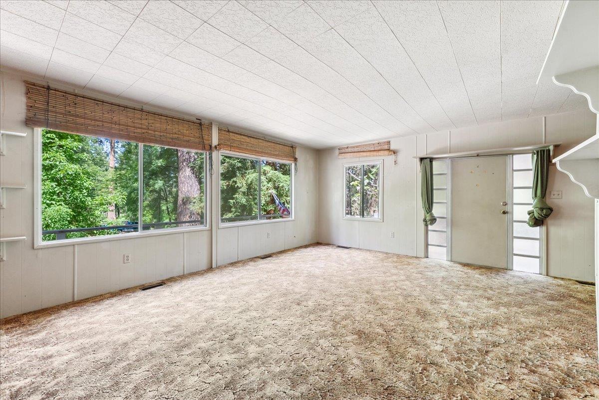 13169 Dogwood Lane