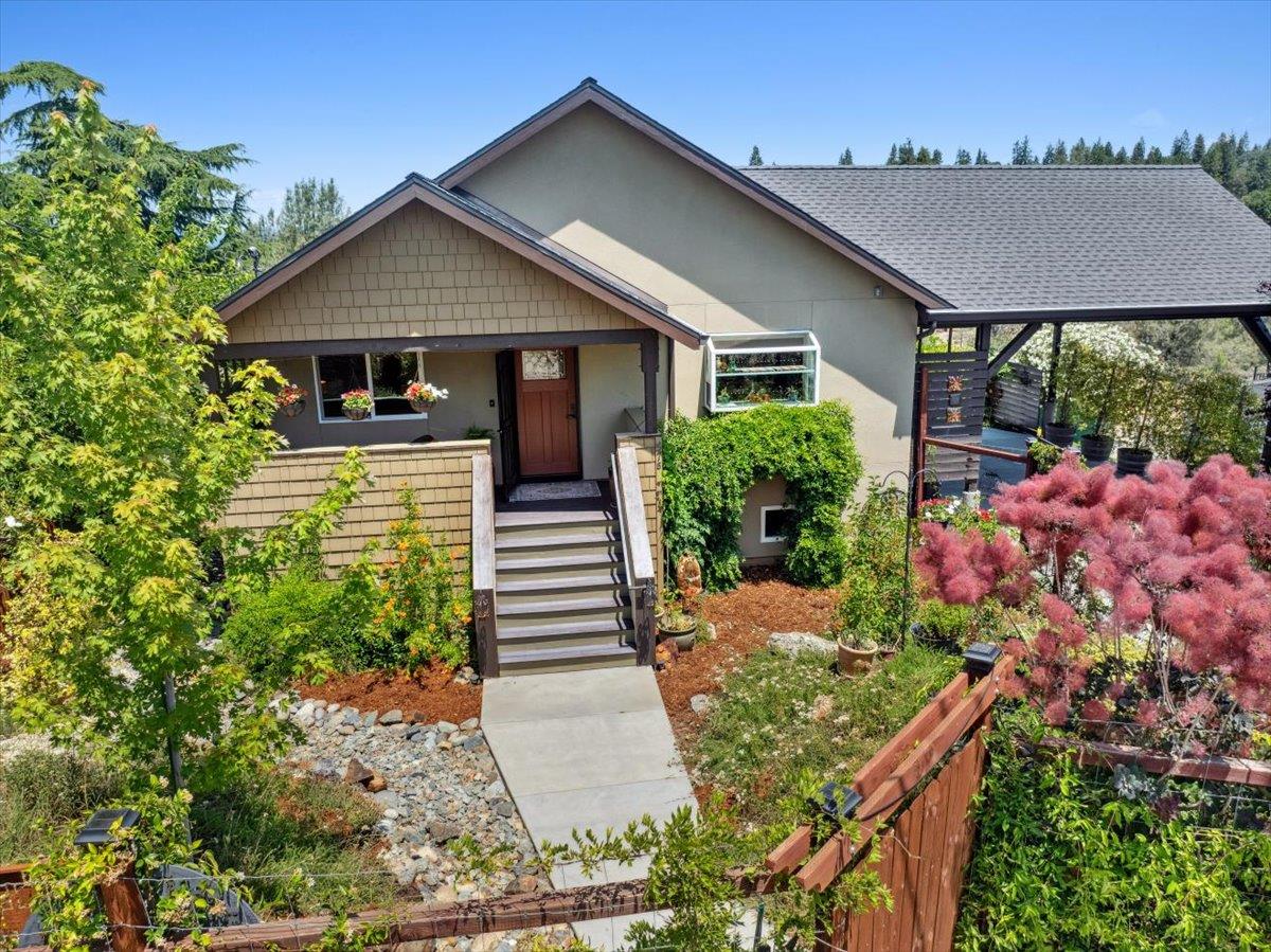 578 Douglas Avenue