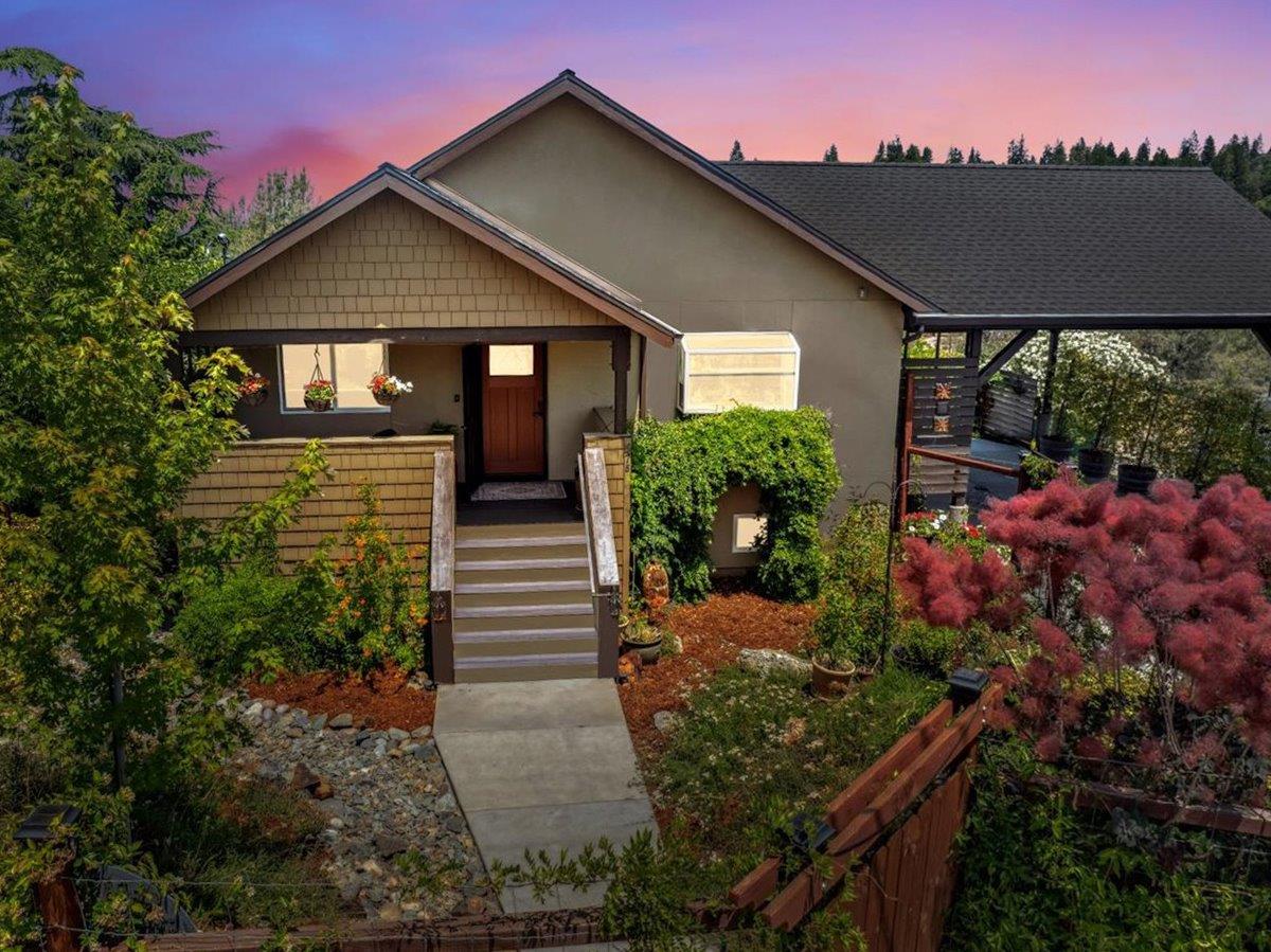 578 Douglas Avenue