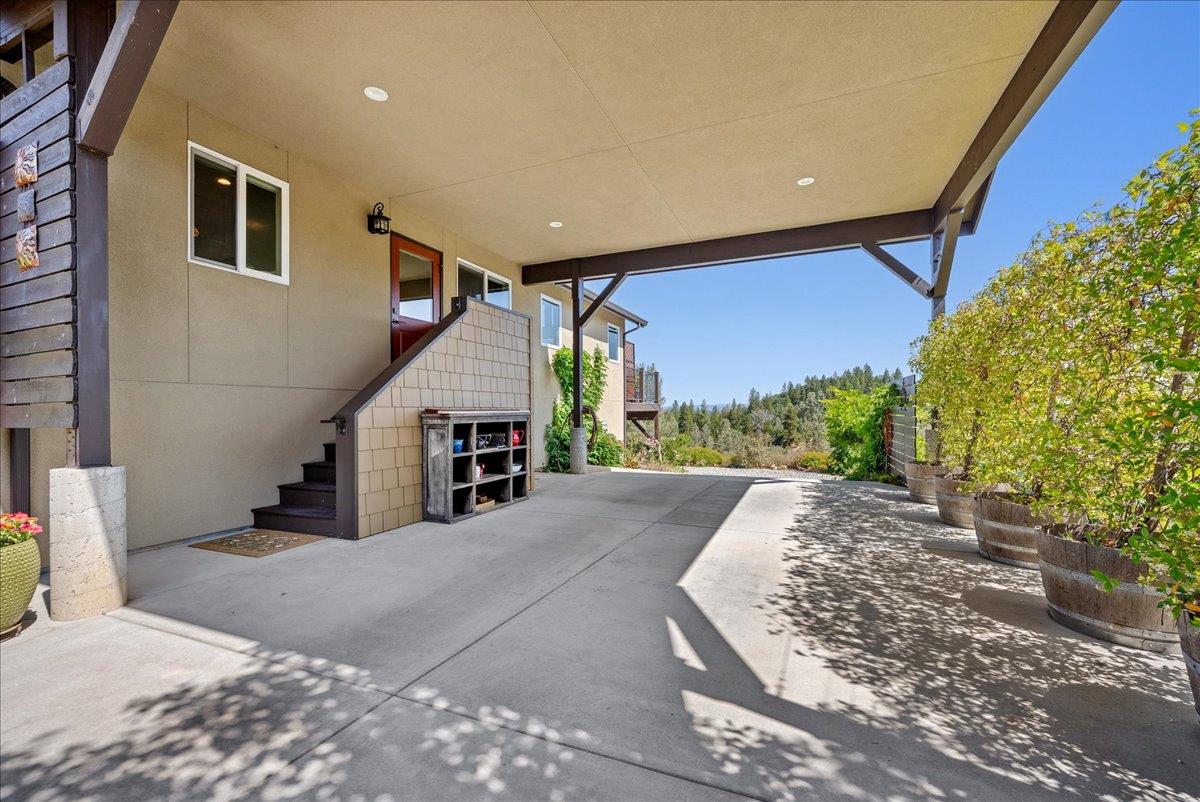 578 Douglas Avenue