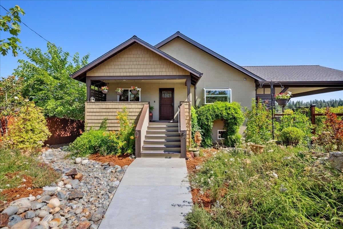 578 Douglas Avenue