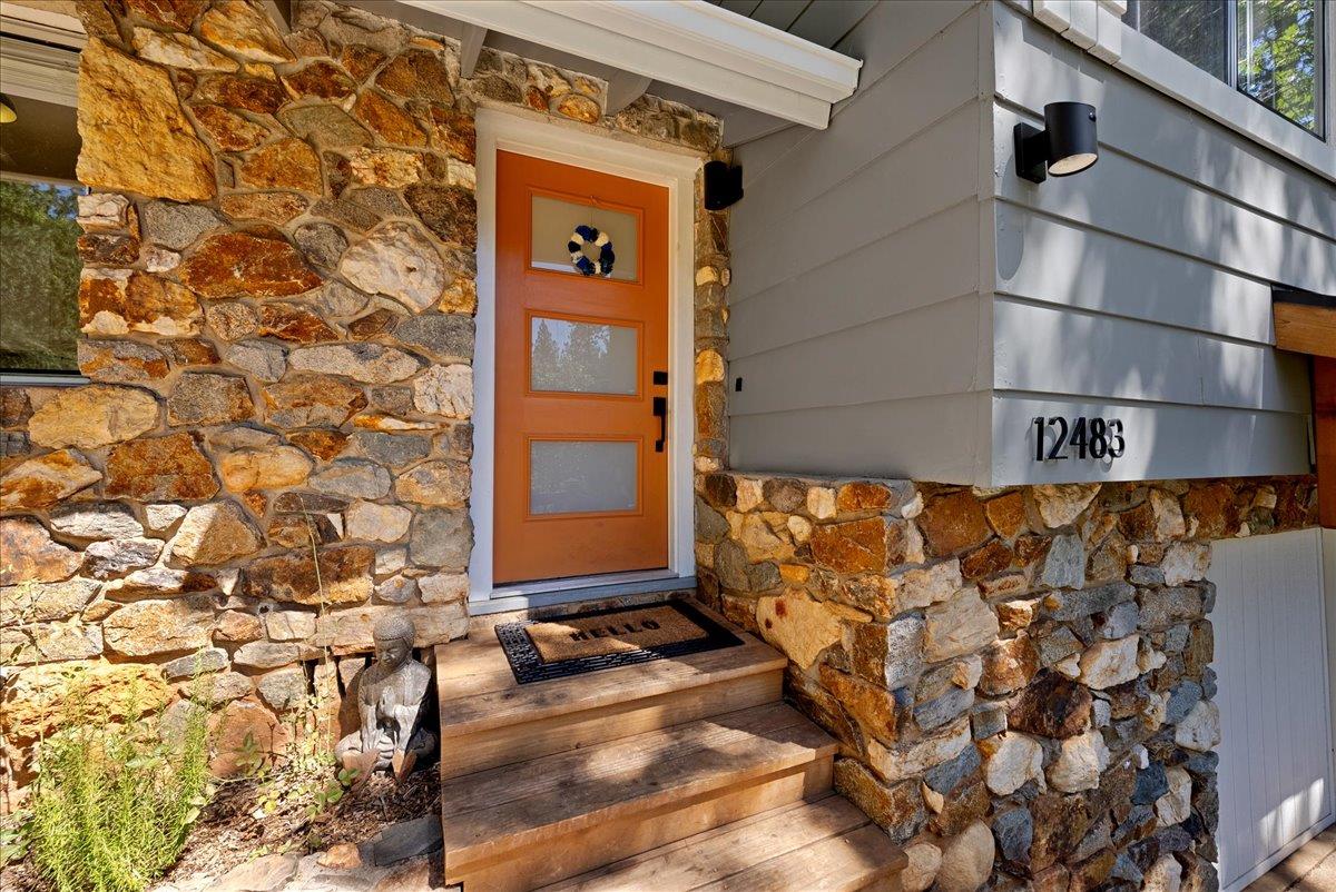 12483 Gayle Lane