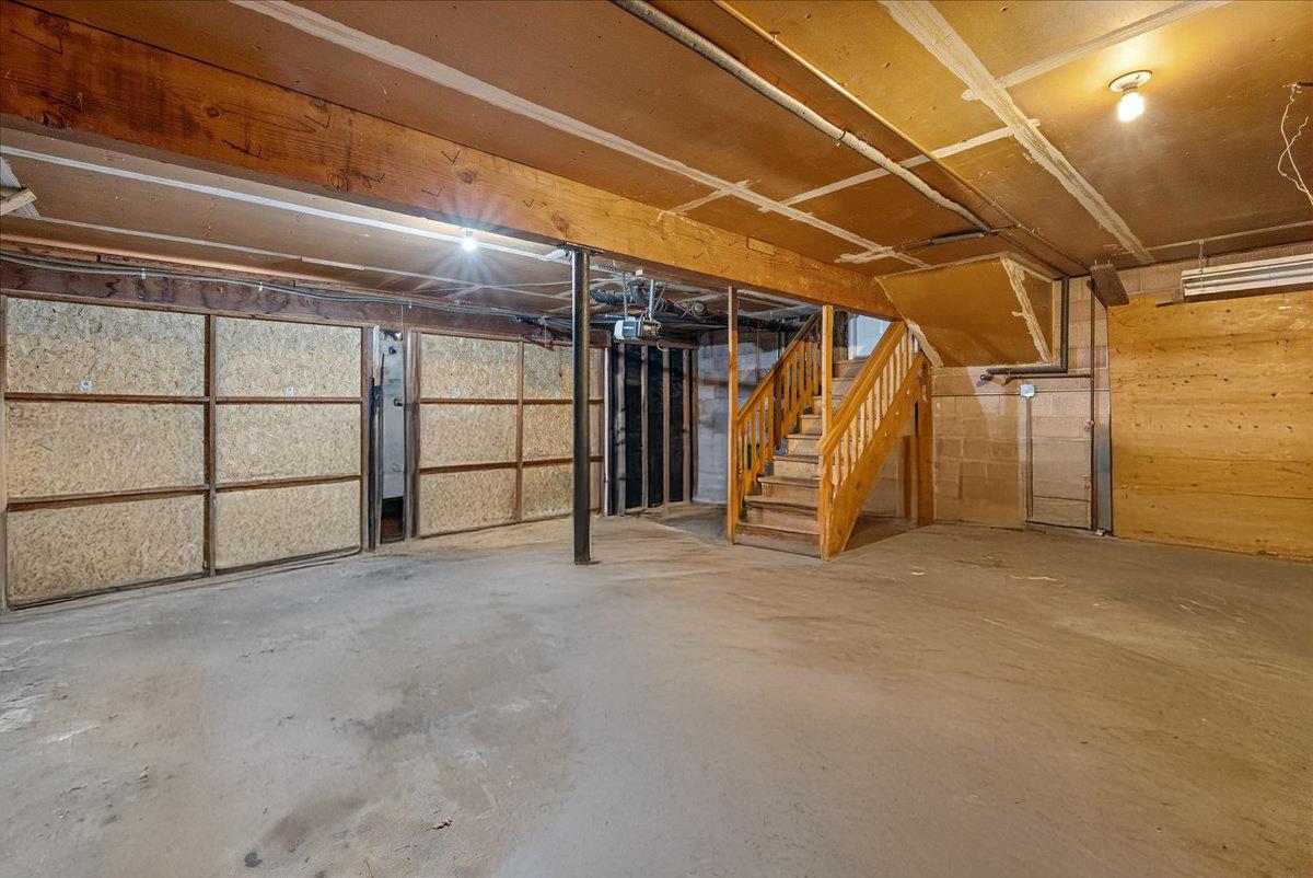 12483 Gayle Lane